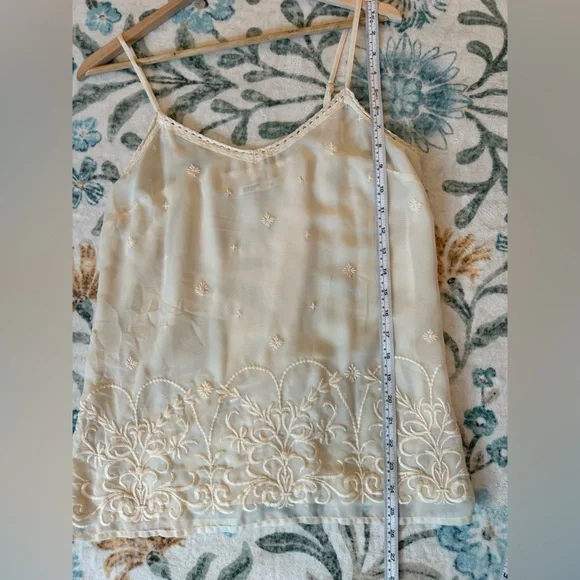 Vintage Old Navy Cream Floral Embroidered Tank Blouse - Picture 7 of 10